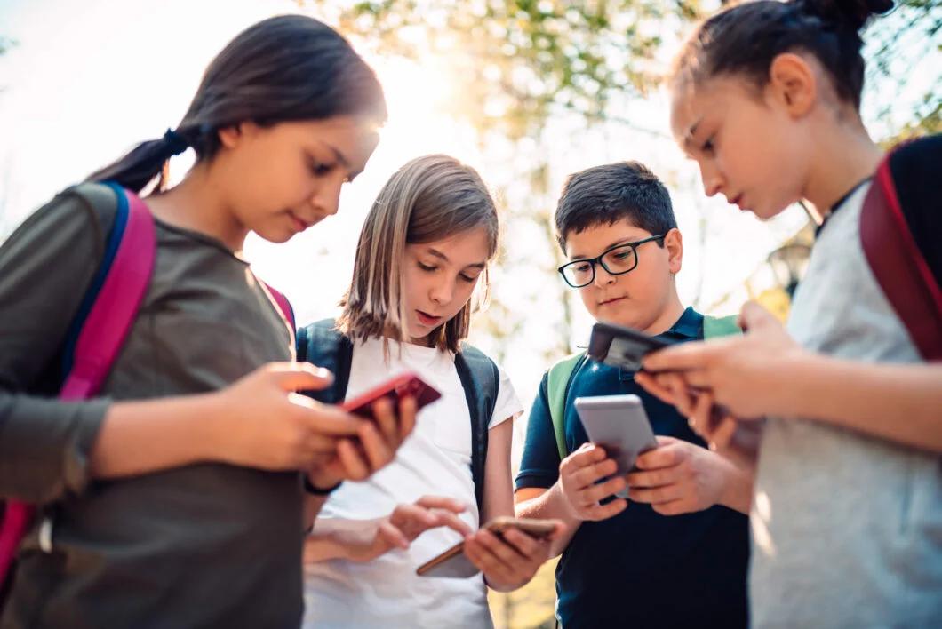 el uso de internet en los adolescentes - Cómo afecta el mal uso de la tecnologia a los jóvenes