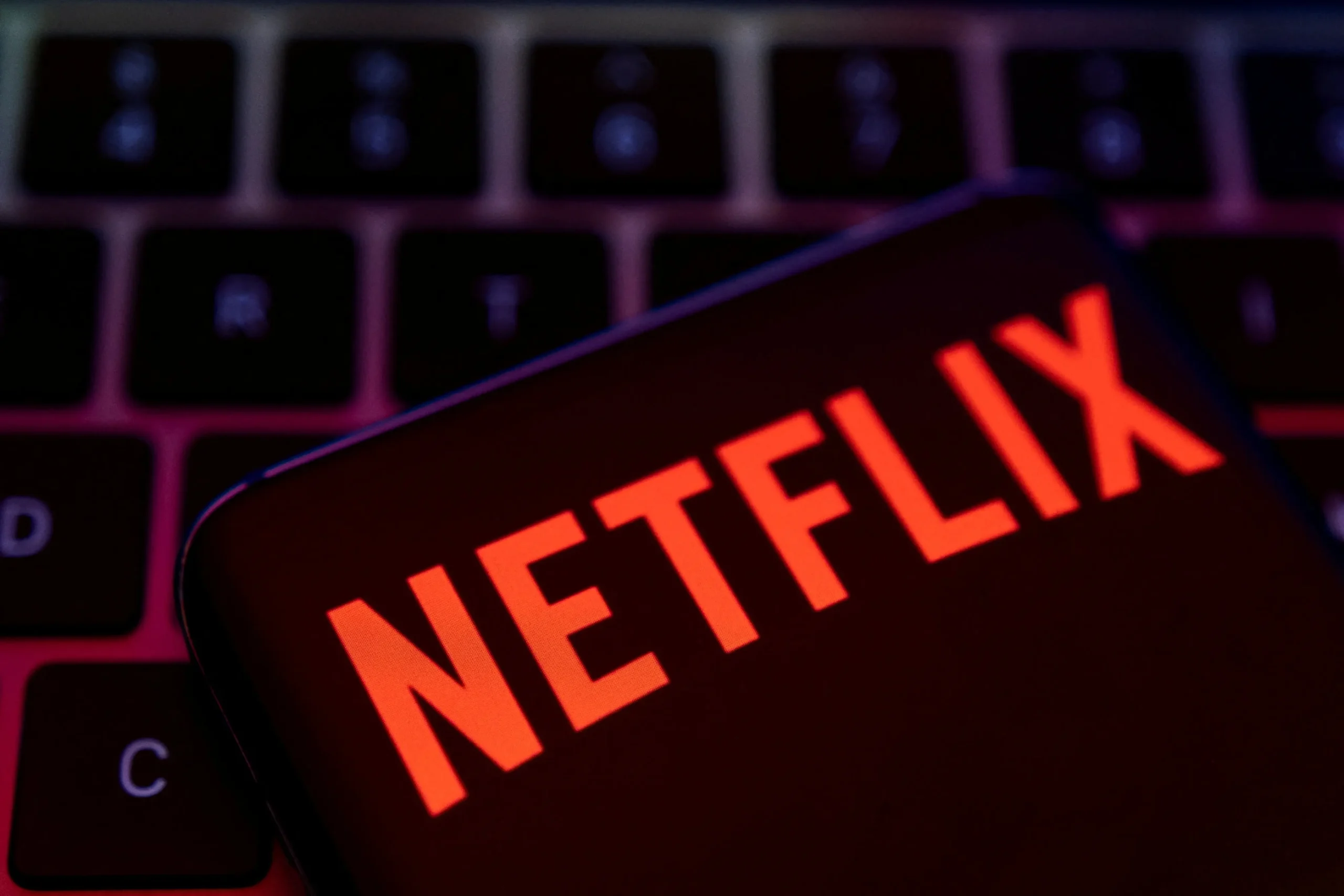 La tutorial definitiva para solucionar problemas de conexi贸n a Netflix - C贸mo detecta Netflix los dispositivos conectados app de netflix asegurate de estar conectado a internet - C贸mo detecta Netflix los dispositivos conectados