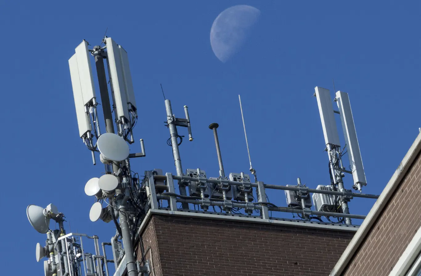 como son las antenas de telefonia movil - Cómo es la antena de un celular