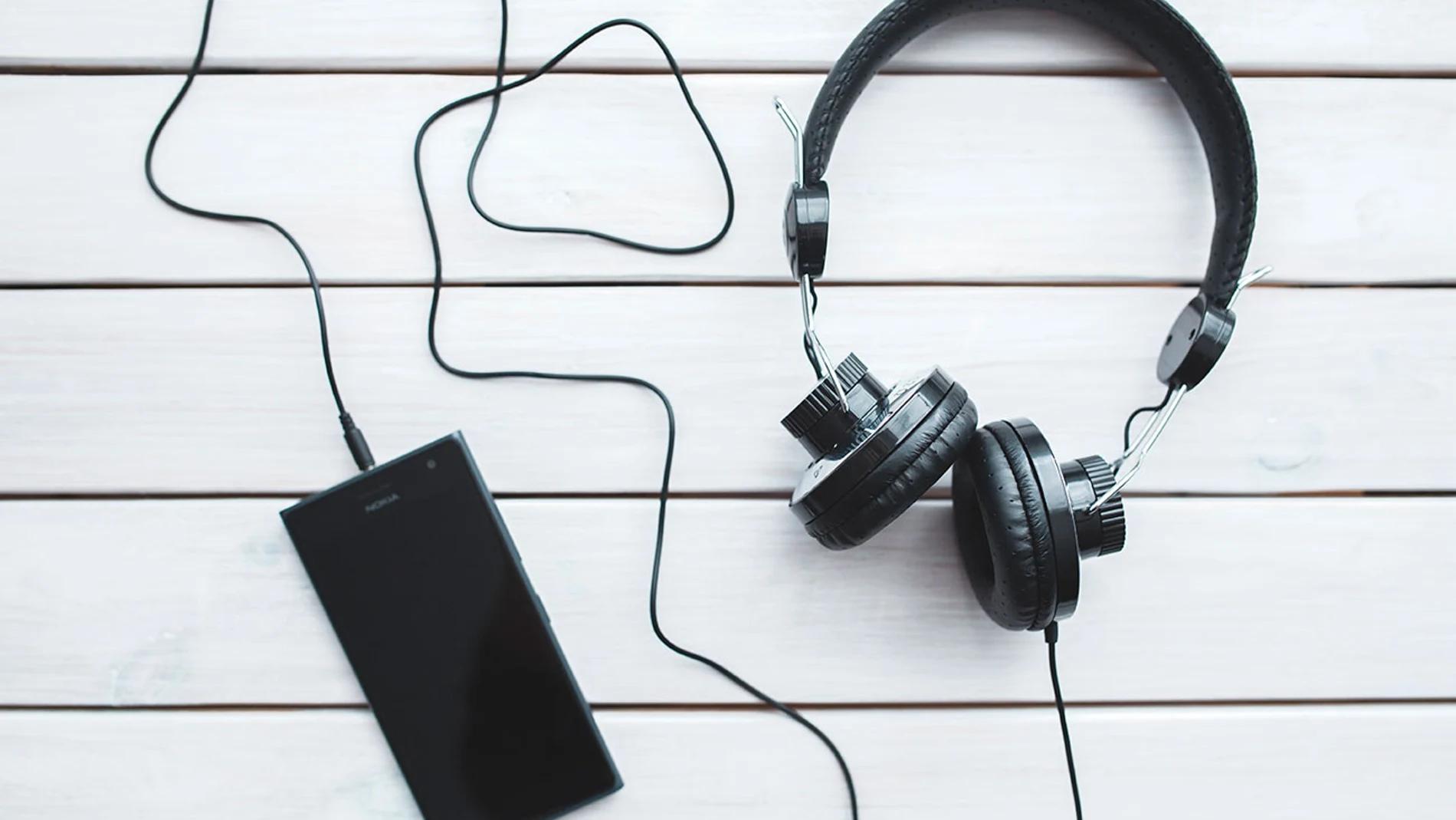 como puedo aser wi fi pami celular con auri cular - Cómo se usan los auriculares inalámbricos