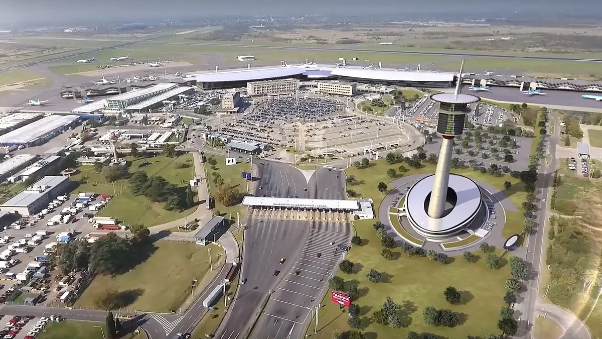 united airlines flight telefoni ezeiza - Qué aerolíneas operan en la Terminal A de Ezeiza