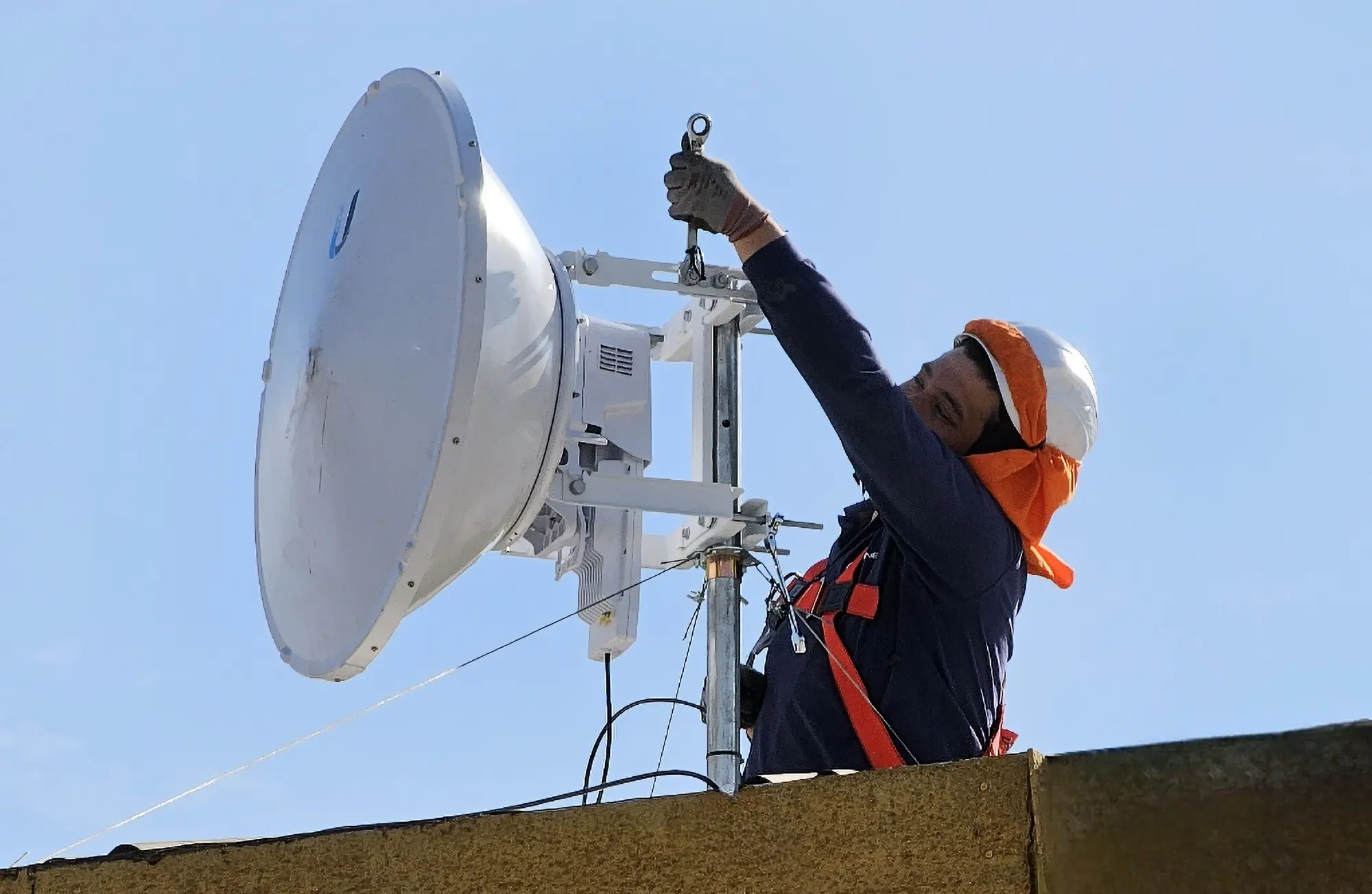 el internet de fibra optica sirve para zonas lejanas - Qué distancia cubre la fibra óptica