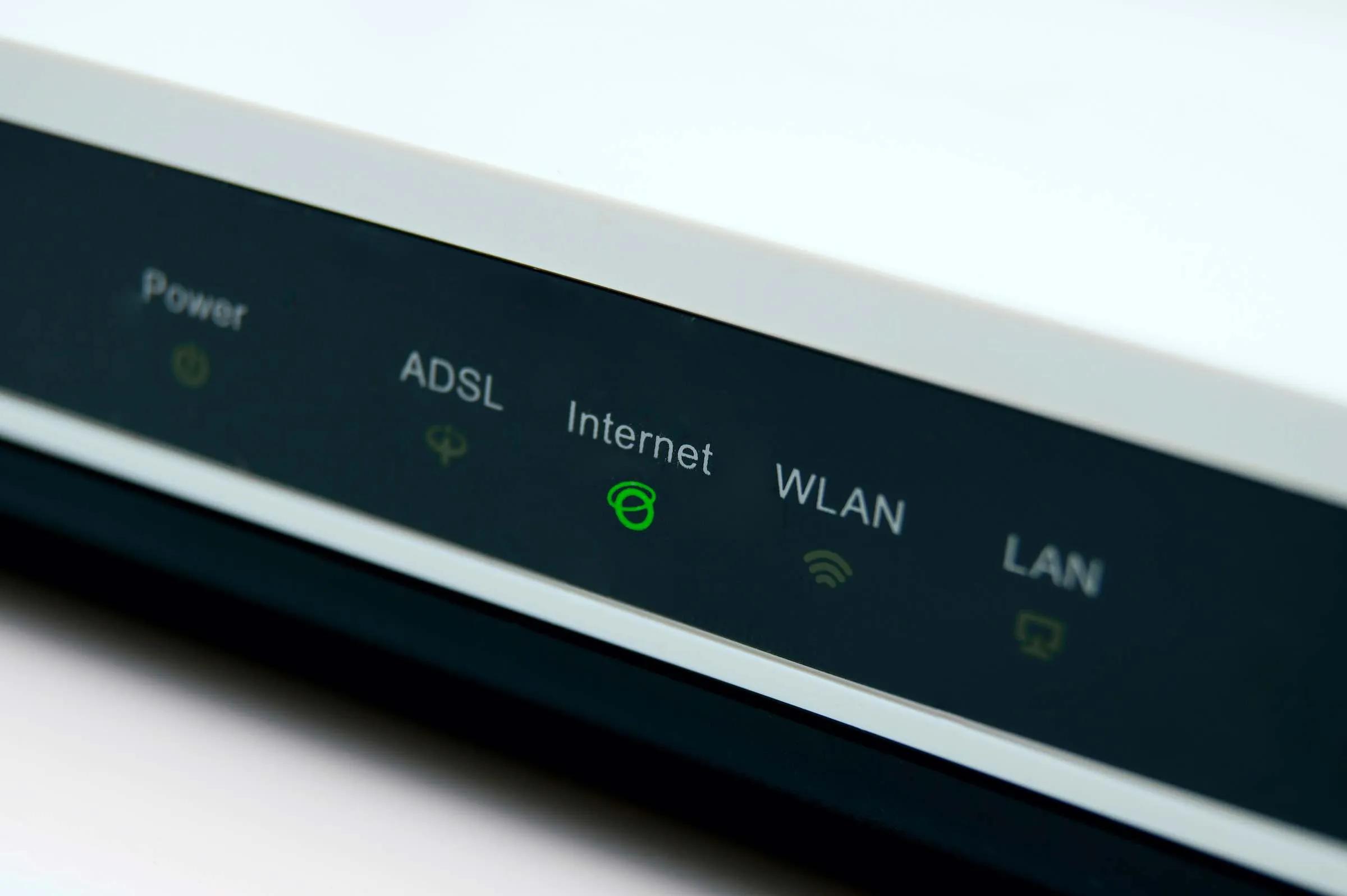 adaptador de internet no titila mucho - Qué luces del router deben parpadear