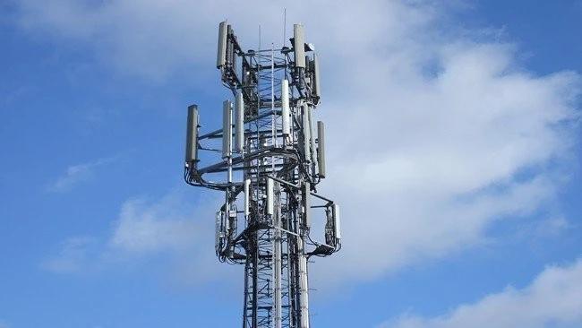 cuanto mide una antena de telefonia movil - Qué tamaño tiene la antena de un teléfono