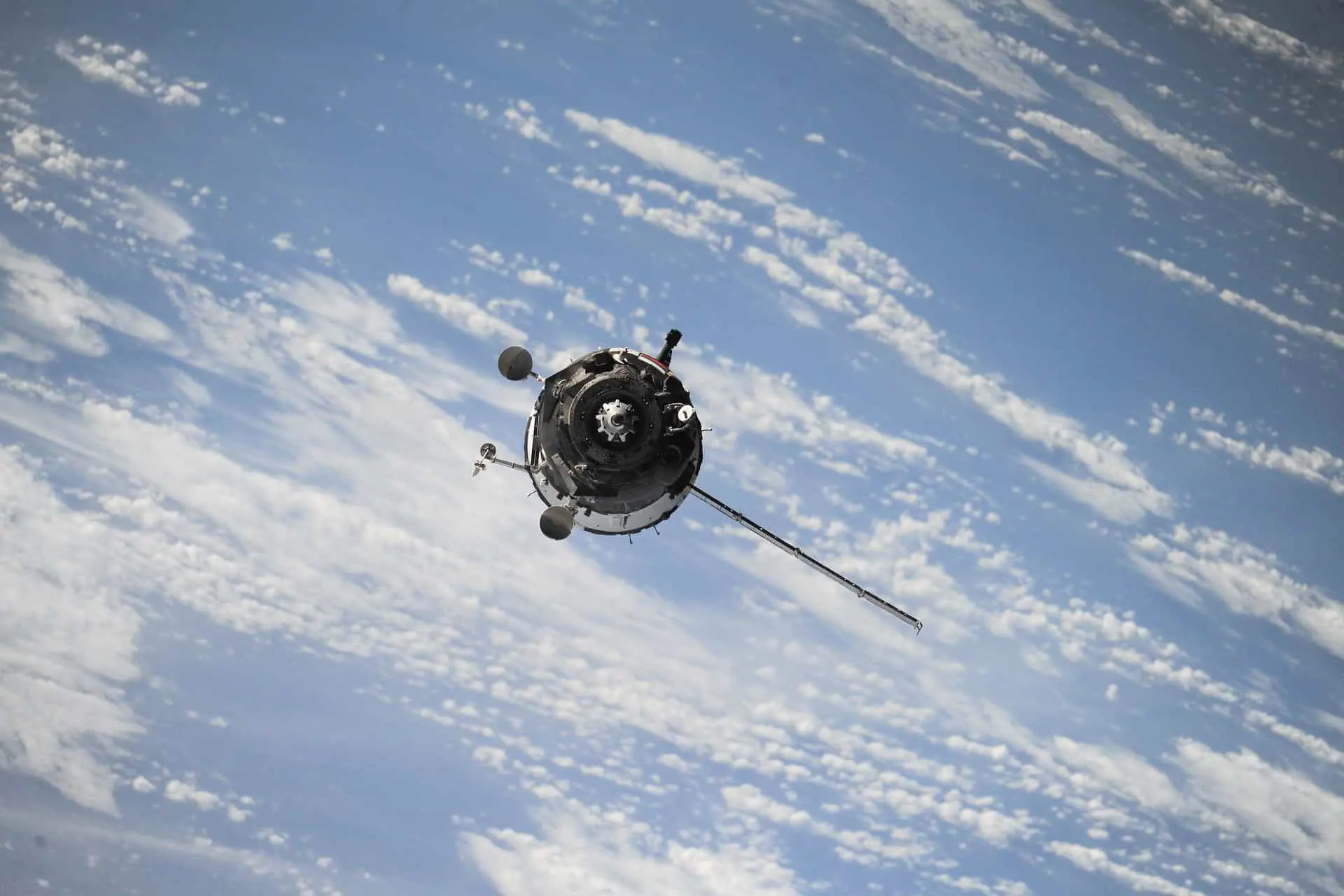 ventajas de internet satelital - Qué ventajas tiene un satélite